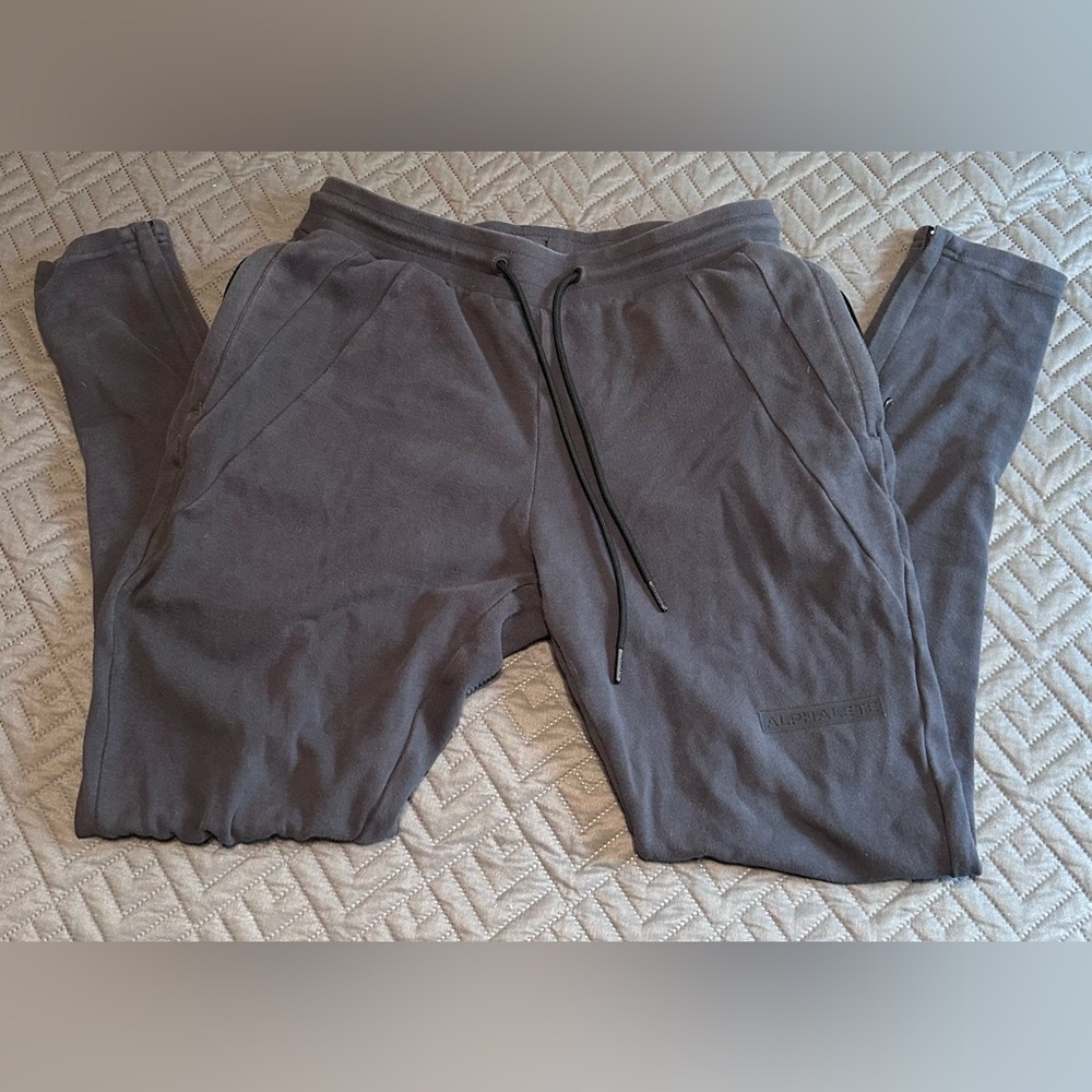 Men’s Alphalete identity joggers
